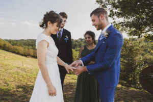 Cerimonia degli anelli su una collina del monferrato