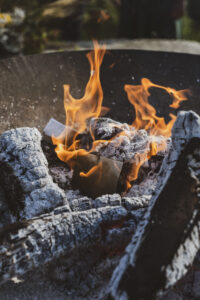 Rito simbolico con un braciere